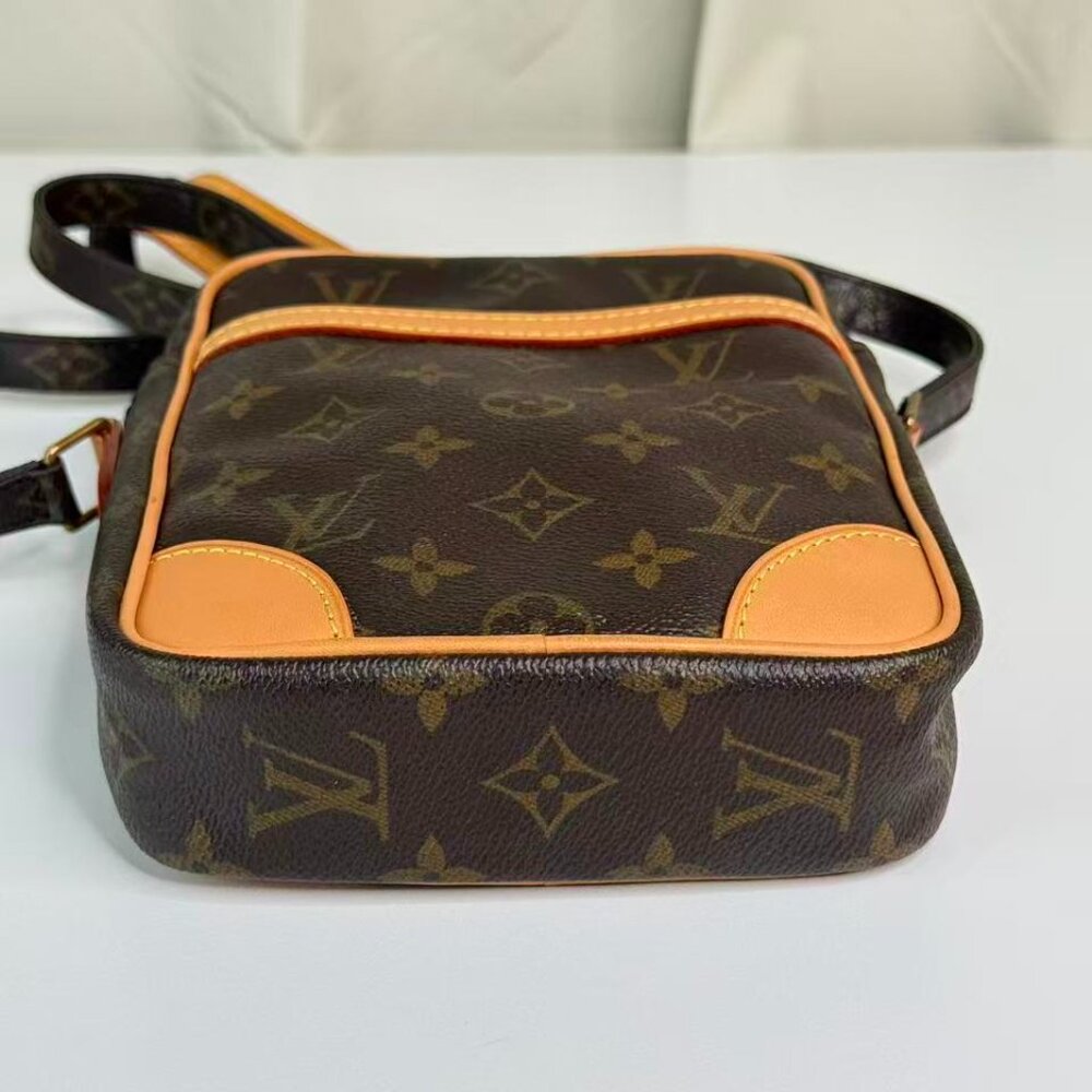 Louis Vuitton Monogram Canvas Crossbody Bag Brown & Beige Trimmed - Picture 5 of 8